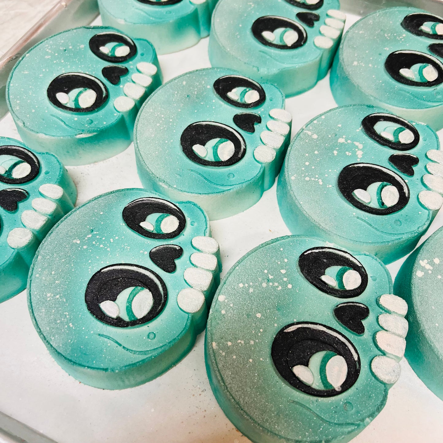 X10 Toothy Skull Bath Bomb WHOLESALE