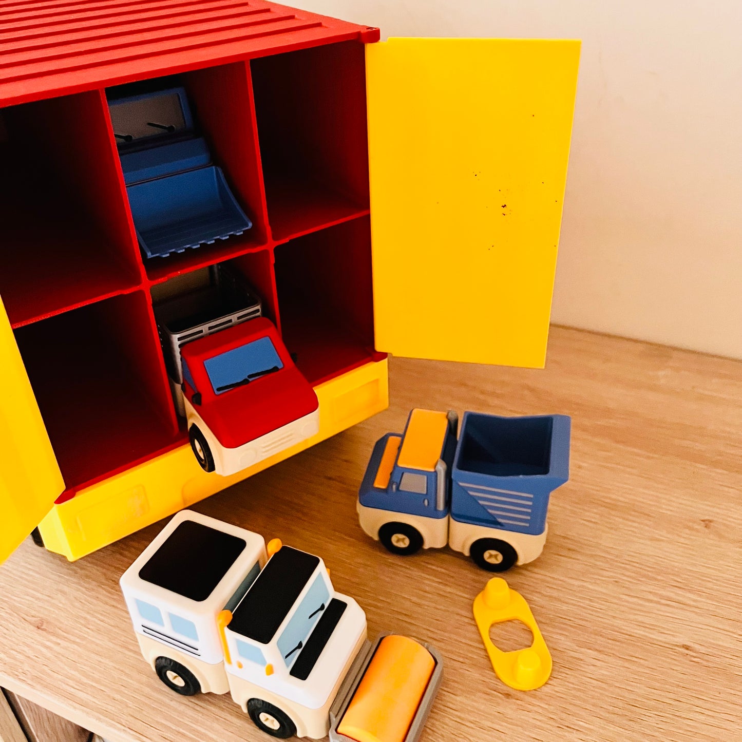 Click & Connect Vehicles Mega Storage Truck 43cm long 26cm high