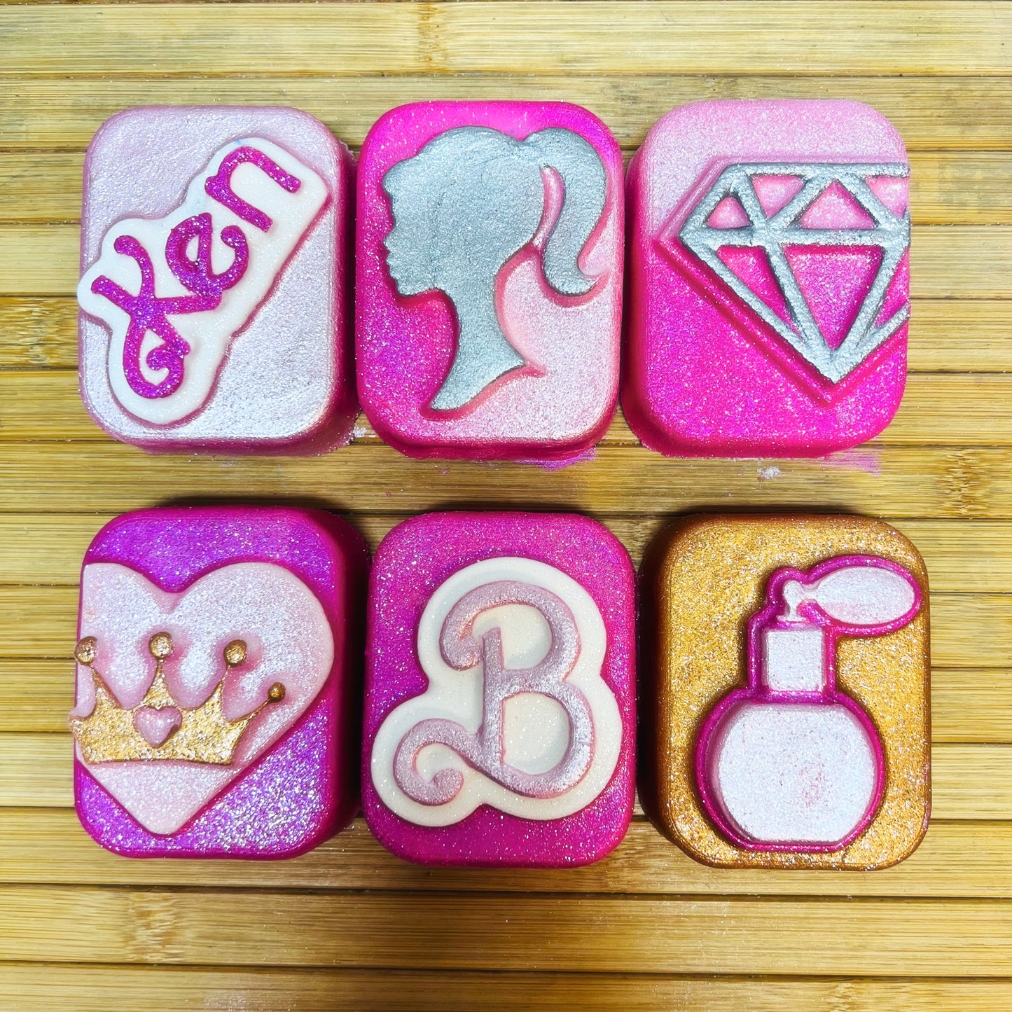 Wholesale x10 Barbie and Ken Themed Bath Bomb RETAIL
